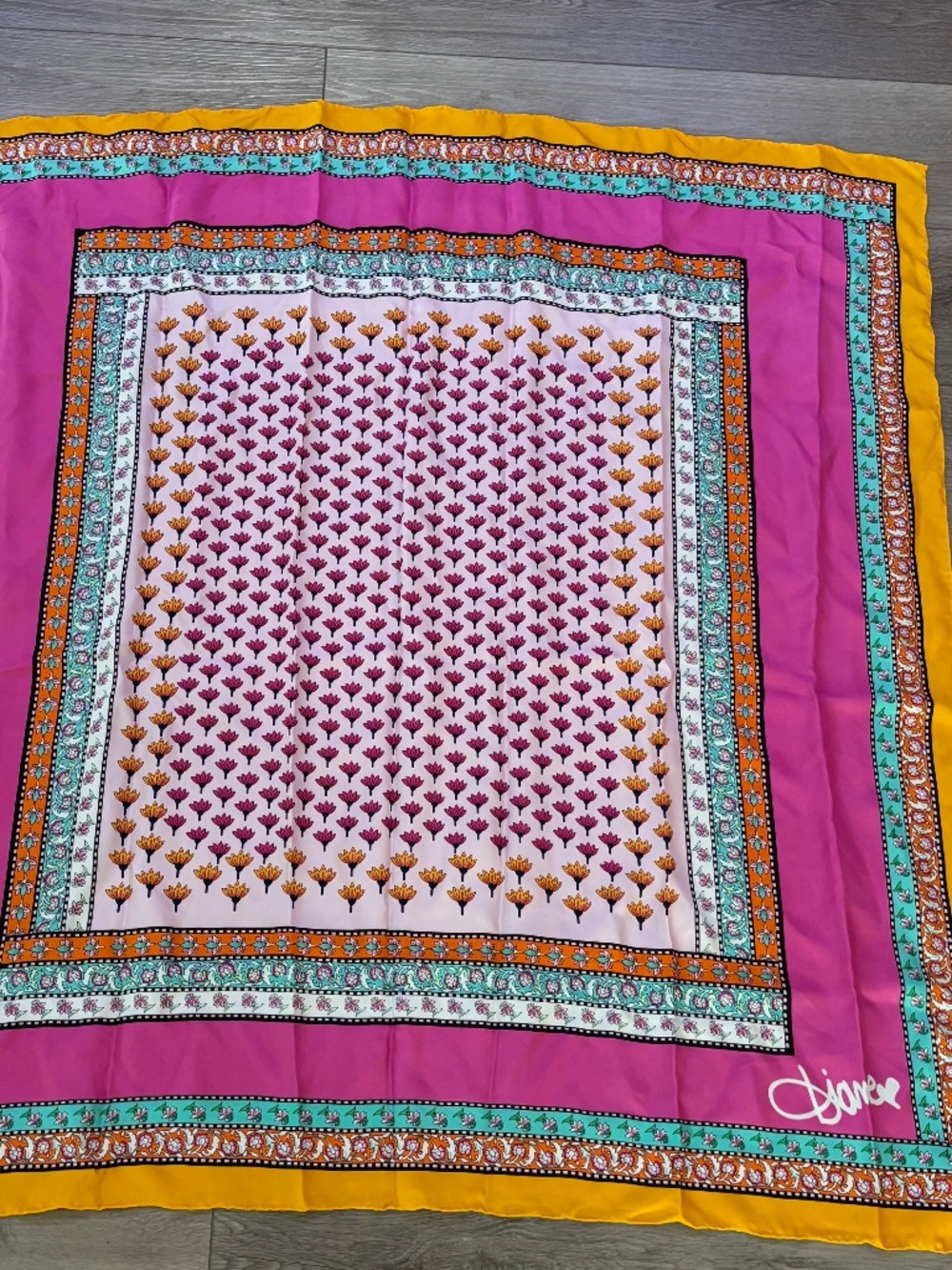 DVF Diane Von Furstenberg Womens Large Square Scarf 100% Silk Pink Floral Signed